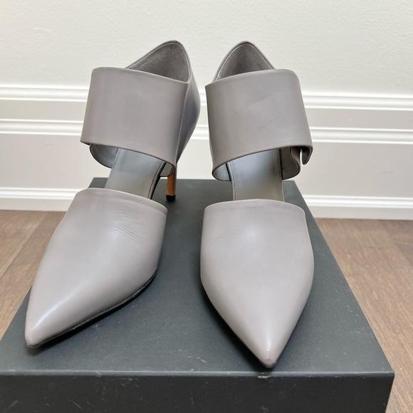 Brand new Vince heels - Picture 2 of 5
